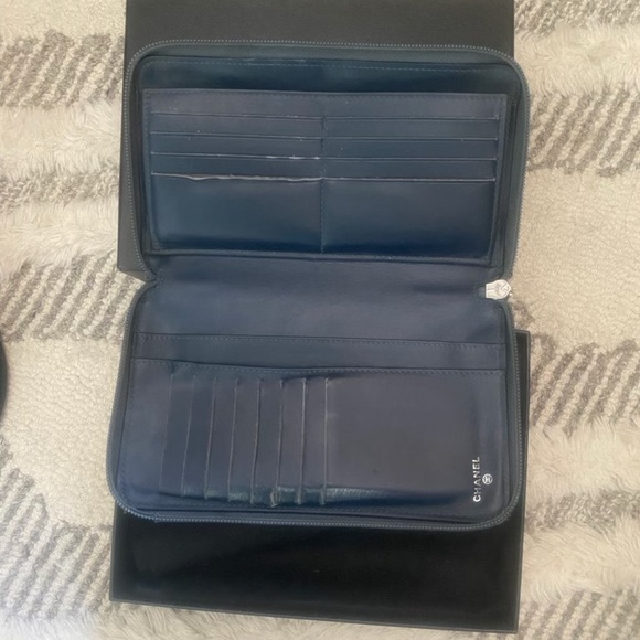 CHANEL NAVY CAVIAR LEATHER TIMELESS ZIPPY WALLET Gently used - Picture 2 of 8